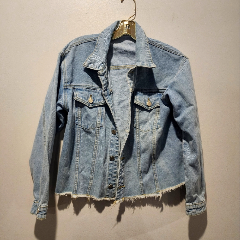 Light Wash Denim Jean Jacket Women's Size M - Raw Hem Distressed Style